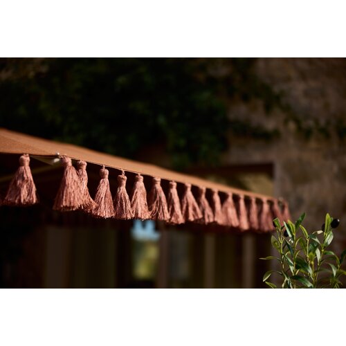 Jardinico Amalfi parasol A03 linen doek C310 amber met tassels Z40 copper Jardinico Amalfi parasol A03 linen doek C310 amber met tassels Z40 copper