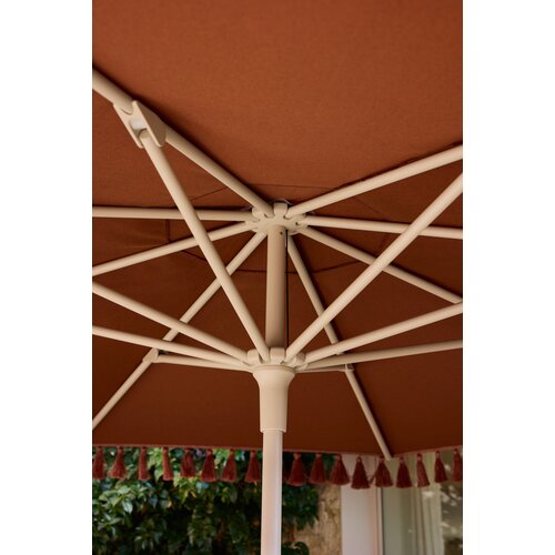 Jardinico Amalfi parasol A03 linen doek C310 amber met tassels Z40 copper Jardinico Amalfi parasol A03 linen doek C310 amber met tassels Z40 copper