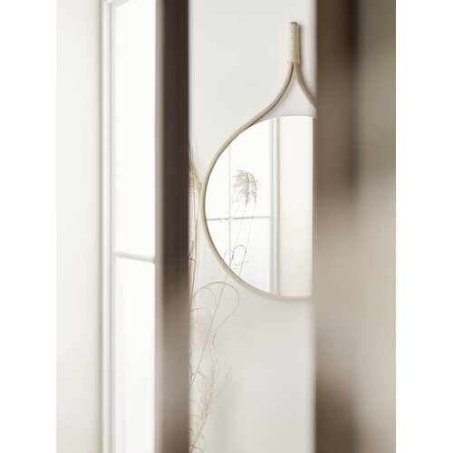 Bolia Racquet spiegel rond gezeept eiken 70 x H 101 - TOONZAALMODEL
