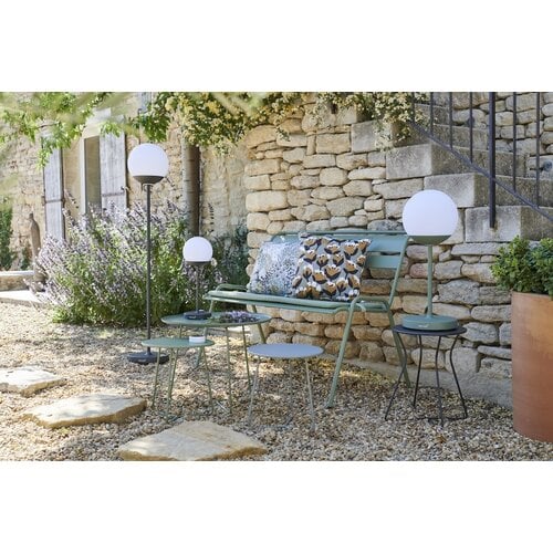 Fermob Cocotte bijzettafel vert cedre metaal Ø 34,5 x H 36 Fermob Cocotte bijzettafel vert cedre metaal Ø 34,5 x H 36