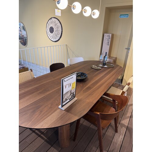 Paul Rogers Pillar eettafel 260x110 walnoot - TOONZAALMODEL Paul Rogers Pillar eettafel 260x110 walnoot - TOONZAALMODEL