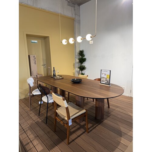 Paul Rogers Pillar eettafel 260x110 walnoot - TOONZAALMODEL Paul Rogers Pillar eettafel 260x110 walnoot - TOONZAALMODEL