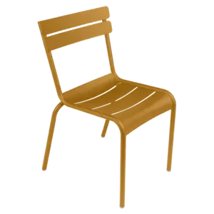 Fermob Le fauteuil Luxembourg de Fermob en pain d’épices est un siège de jardin léger et empilable en aluminium, avec accoudoirs et peinture anti-UV. Fermob Le fauteuil Luxembourg de Fermob en pain d’épices est un siège de jardin léger et empilable en aluminium, avec accoudoirs et peinture anti-UV.