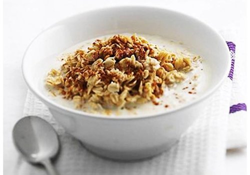 Porridge with nuts and cinnamon