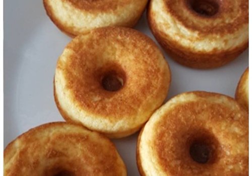 Low-carbohydrate donuts