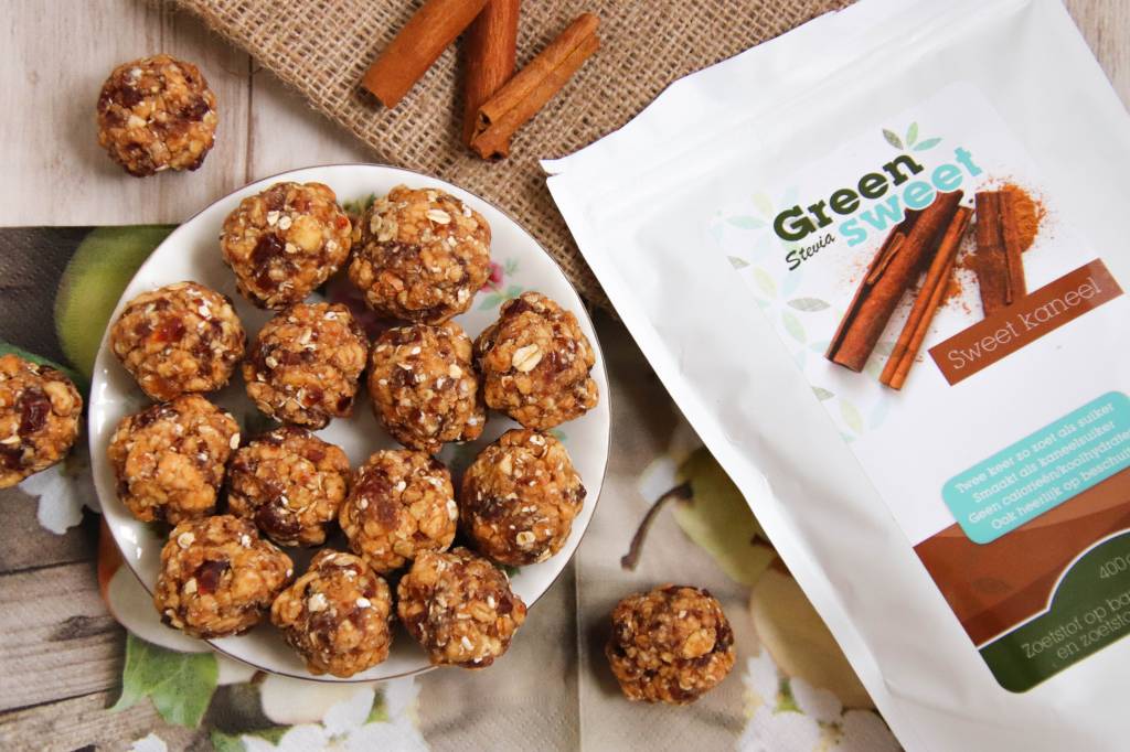 Apple pie balls with greensweet cinnamon.jpg