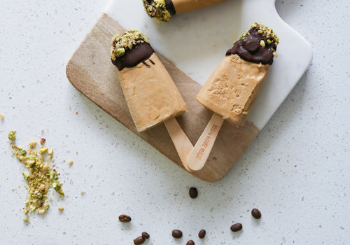 Coffee ice creams with chocolate dip