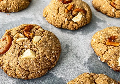 Peanut butter biscuits with white chocolate and pretzels