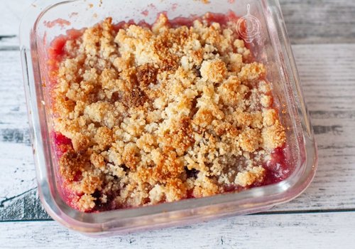 Blackberry and strawberry crumble