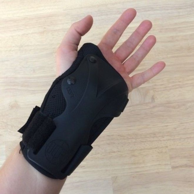 187 Derby Polsbeschermer