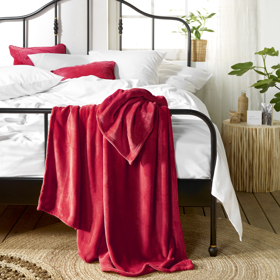 De Witte Lietaer Fleece blanket Snuggly Ruby Red - 150 x 200 cm - Red