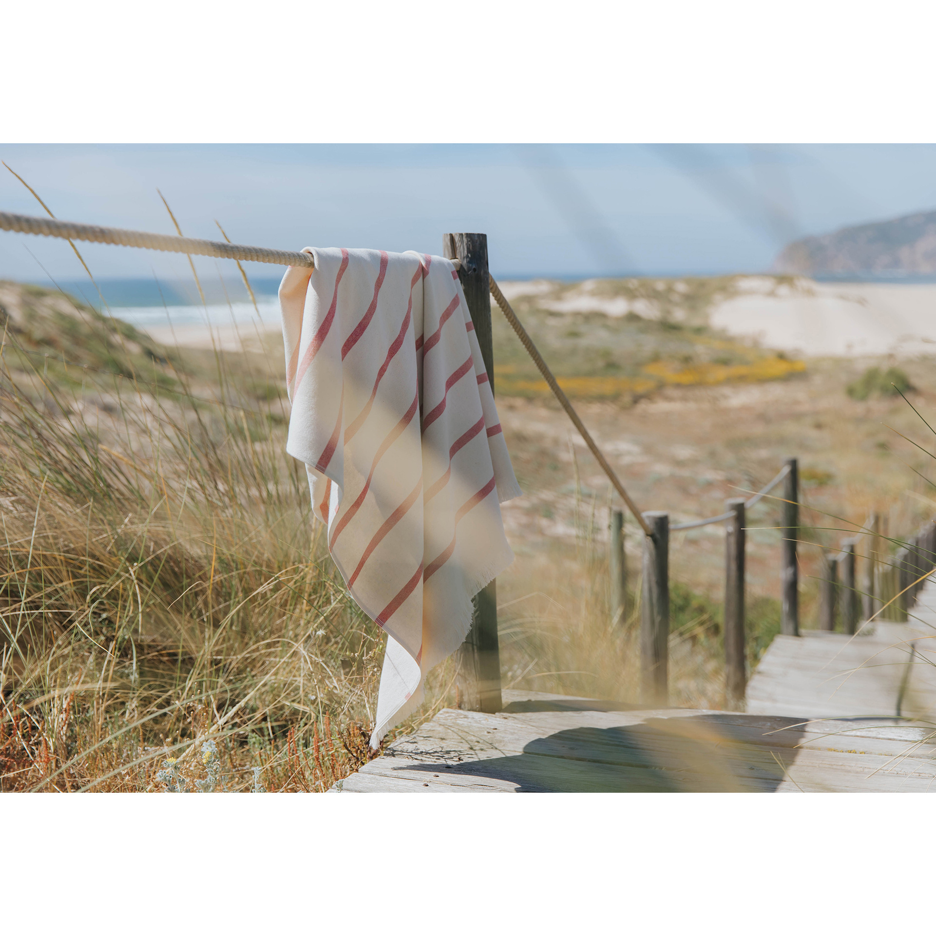 Torres Novas 1845 Beach towel Boa-Nova, Red - 180 x 180 cm - 100% Cotton