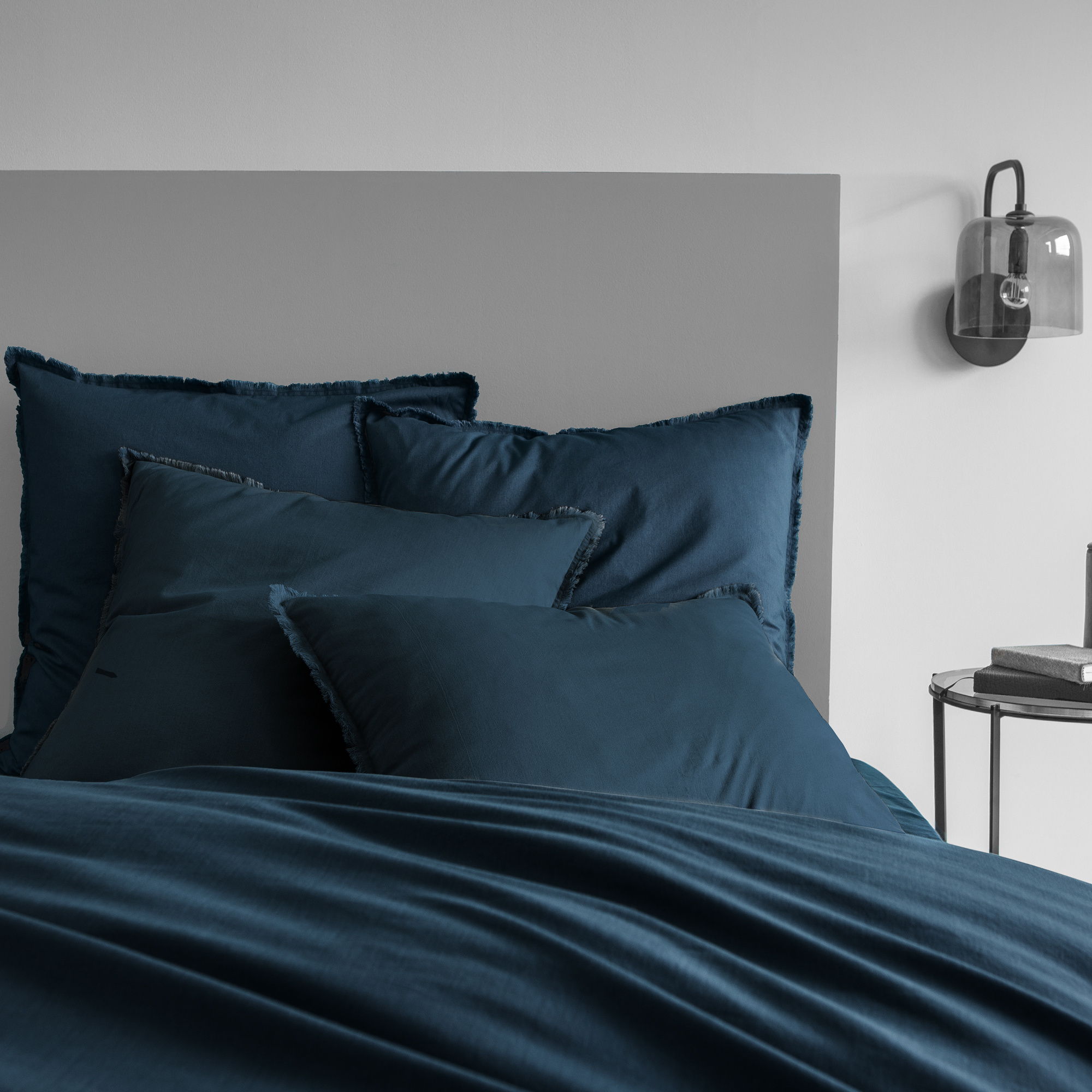 Matt & Rose Set Kussenslopen Donkerblauw - 50 x 70 cm - Gewassen Katoen