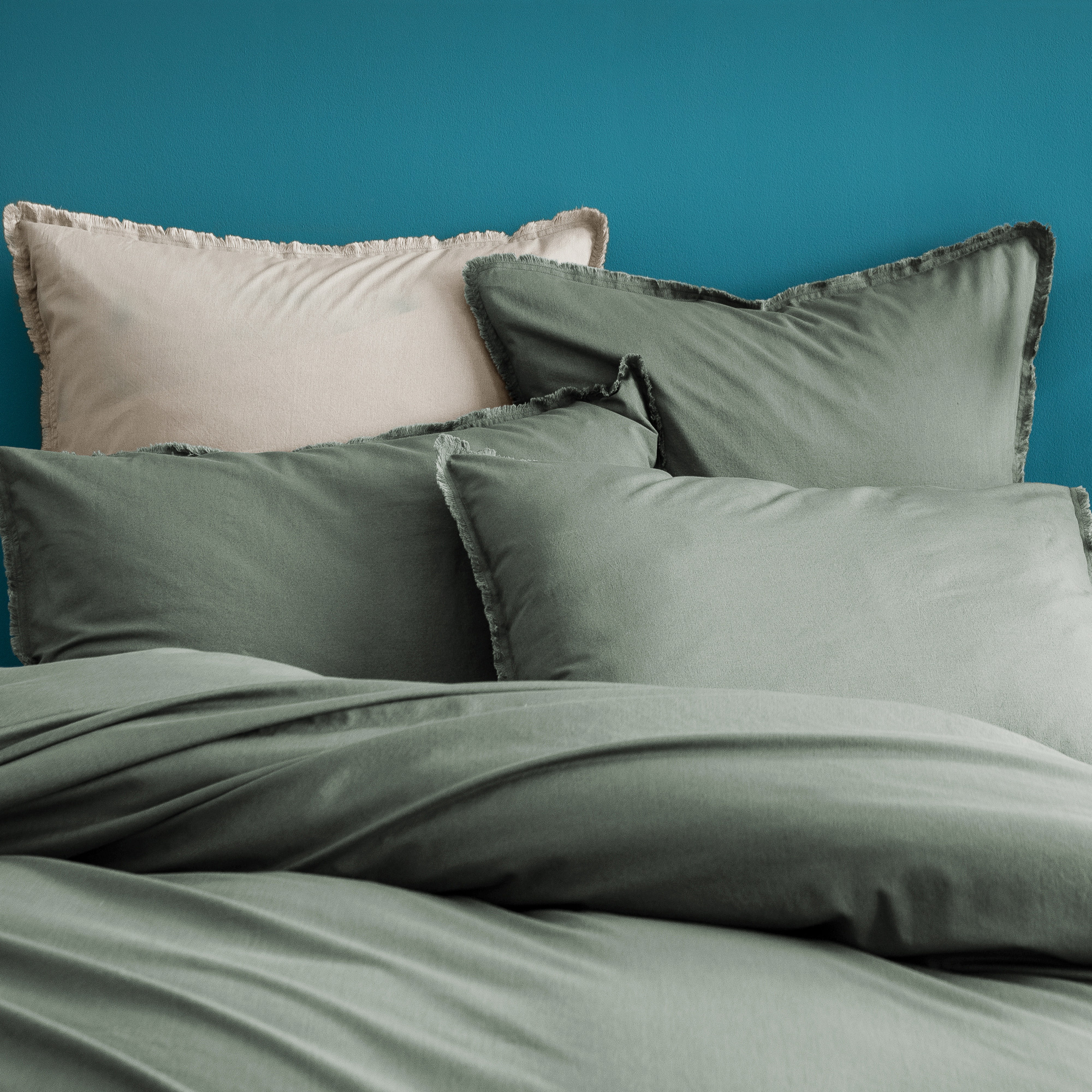 Matt & Rose Duvet cover Moss green -240 x 220 + 2x 65 x 65 cm - Washed cotton