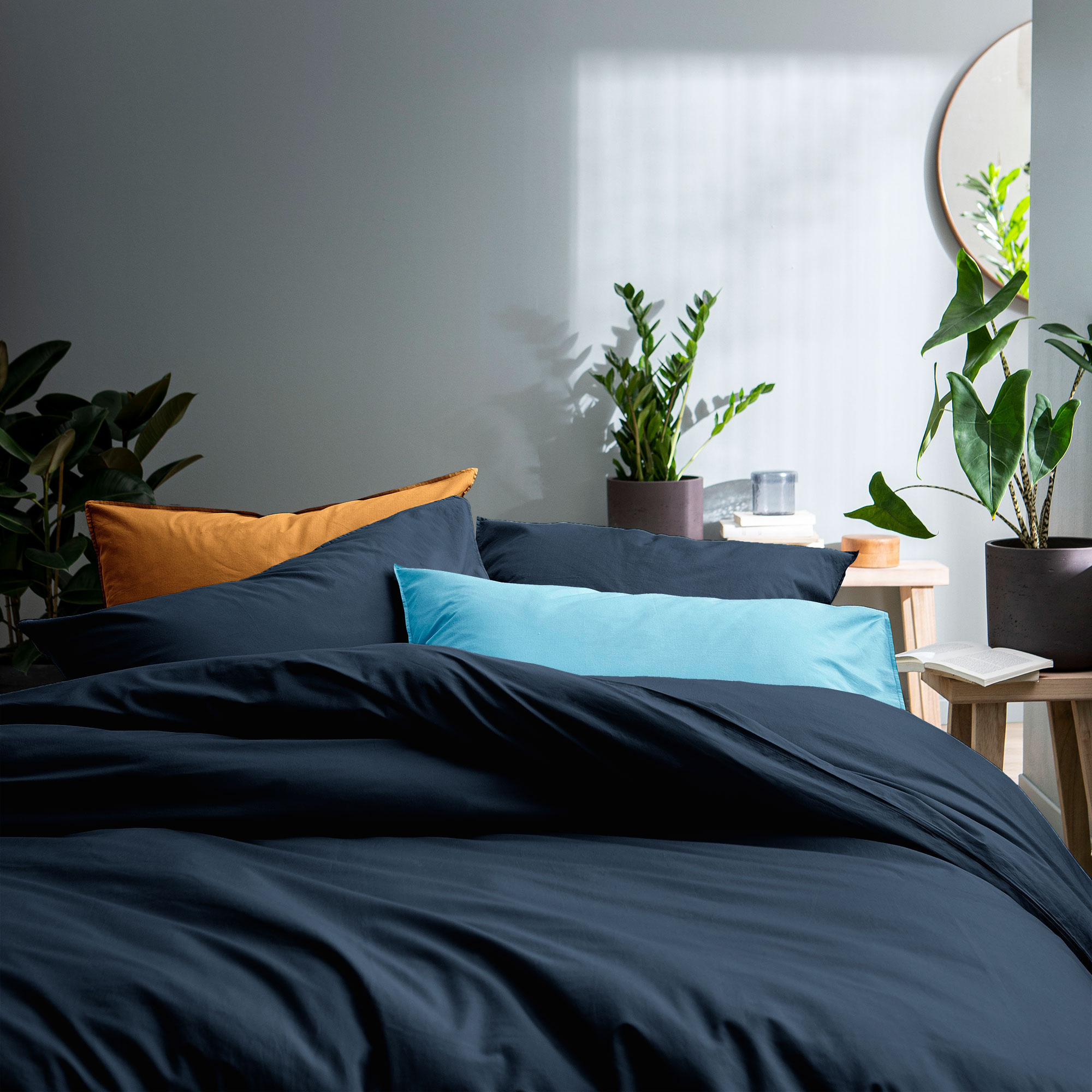 Matt & Rose Dekbedovertrek Donkerblauw - 260 x 240 + 2x 65 x 65 cm - Gewassen katoen