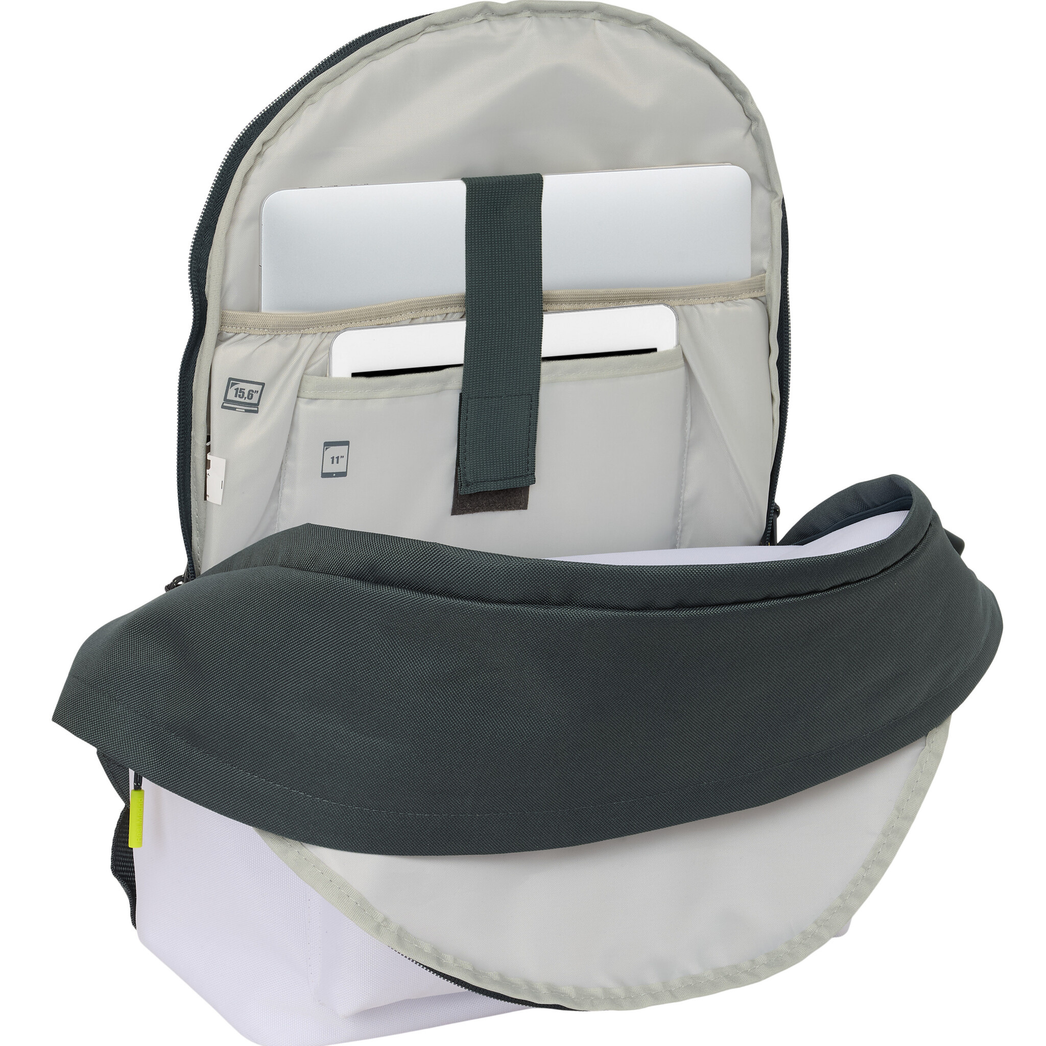 Real Madrid Score Backpack - 43 x 31 x 13 cm - Suitable for laptop - Polyester
