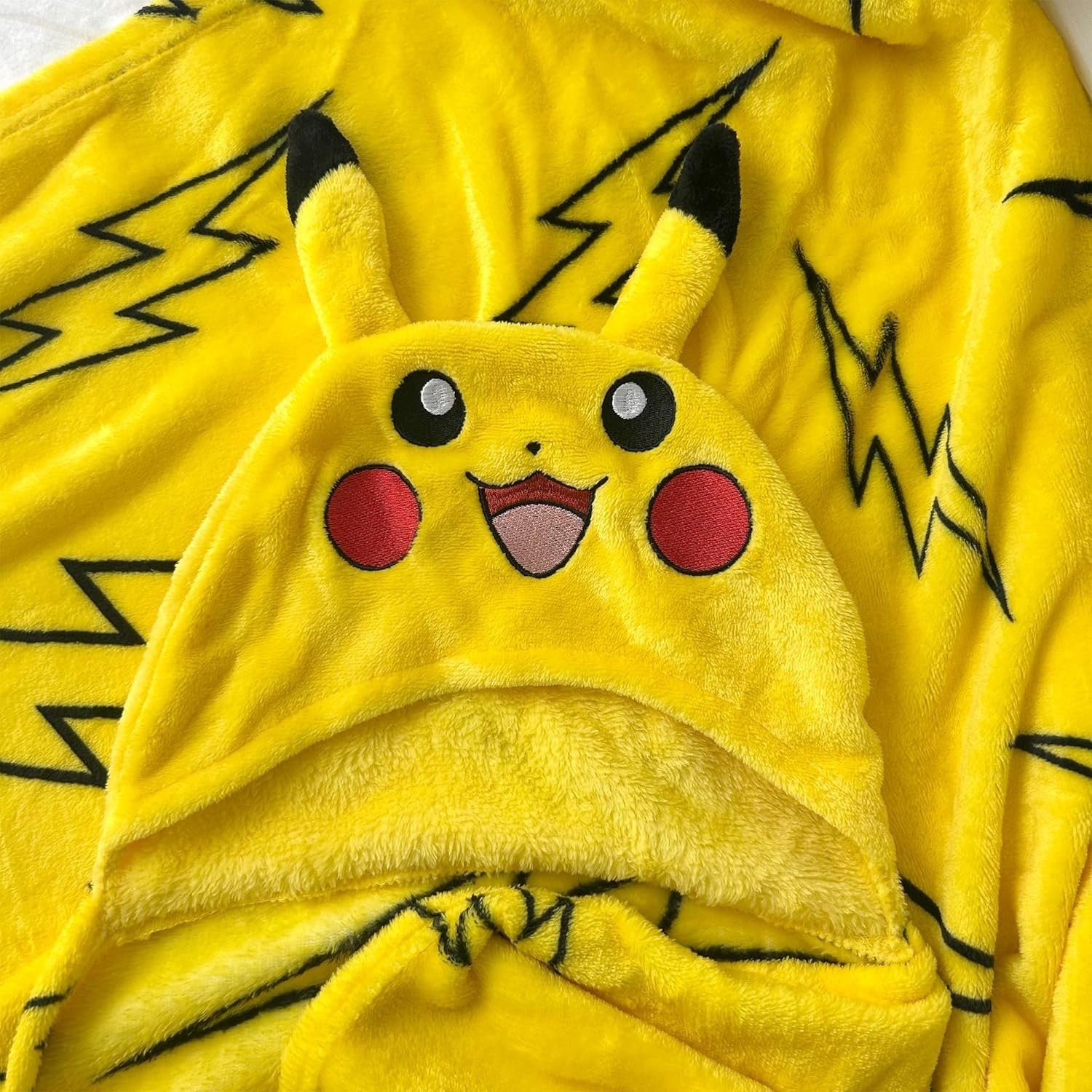 Pokemon Pikachu Hooded Fleece Blanket - 125 x 150 cm - Polyester