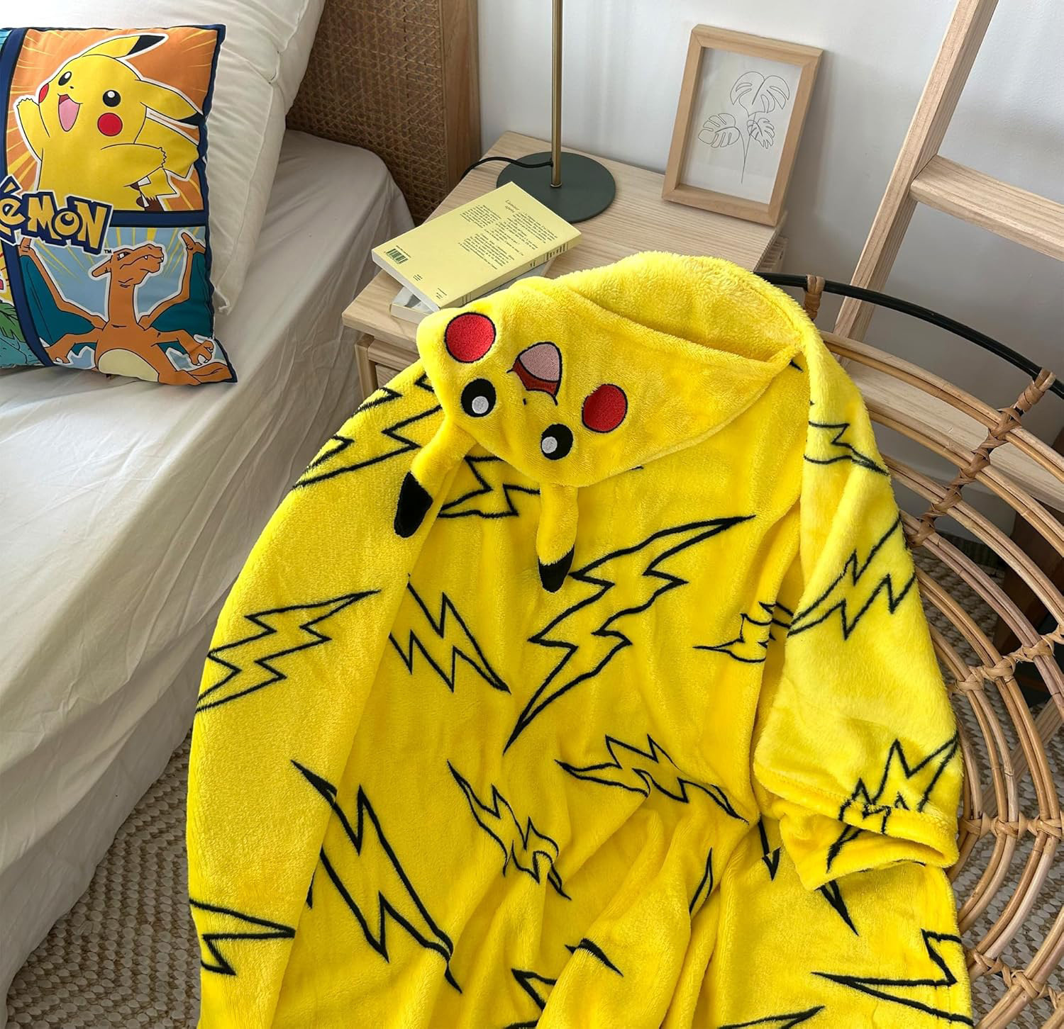 Pokemon Fleeceplaid met capuchon Pikachu- 125 x 150 cm - Polyester