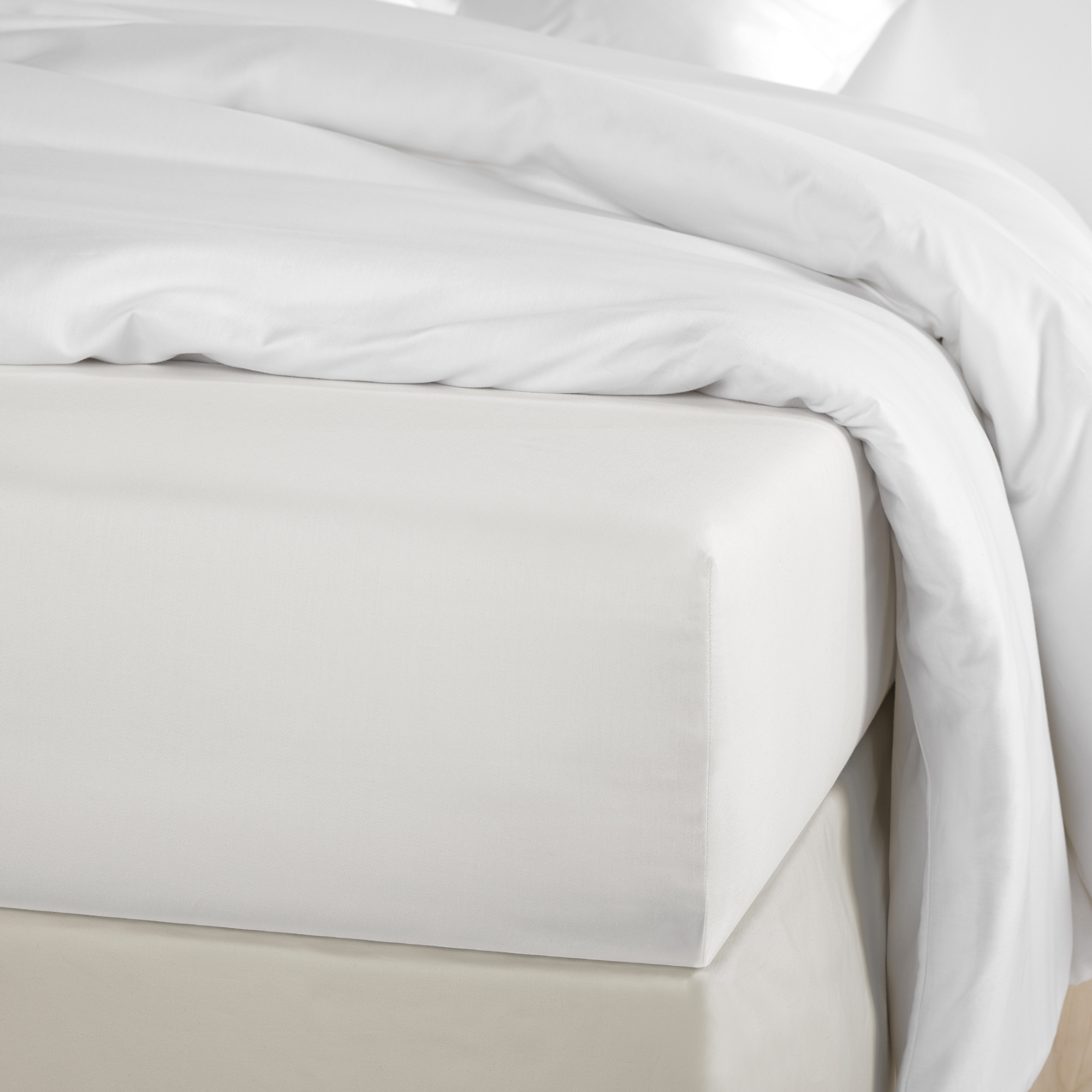 De Witte Lietaer Fitted sheet Olivia Off White - 180 x 200/220 xh 30 - White - Cotton Satin