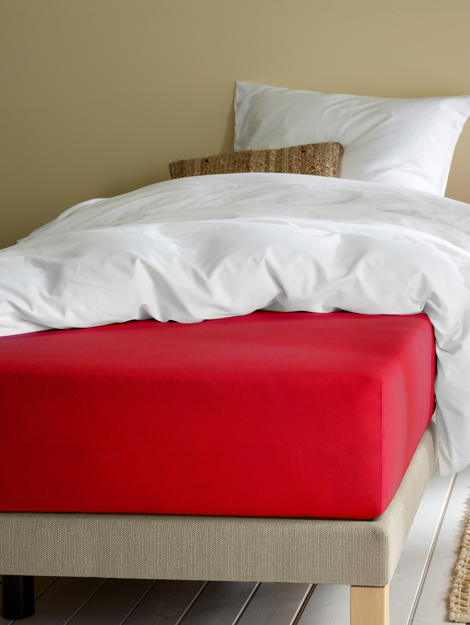 Moodit Alina Uni Deep Red Fitted Sheet - 180 x 200/220 cm - Cotton Jersey
