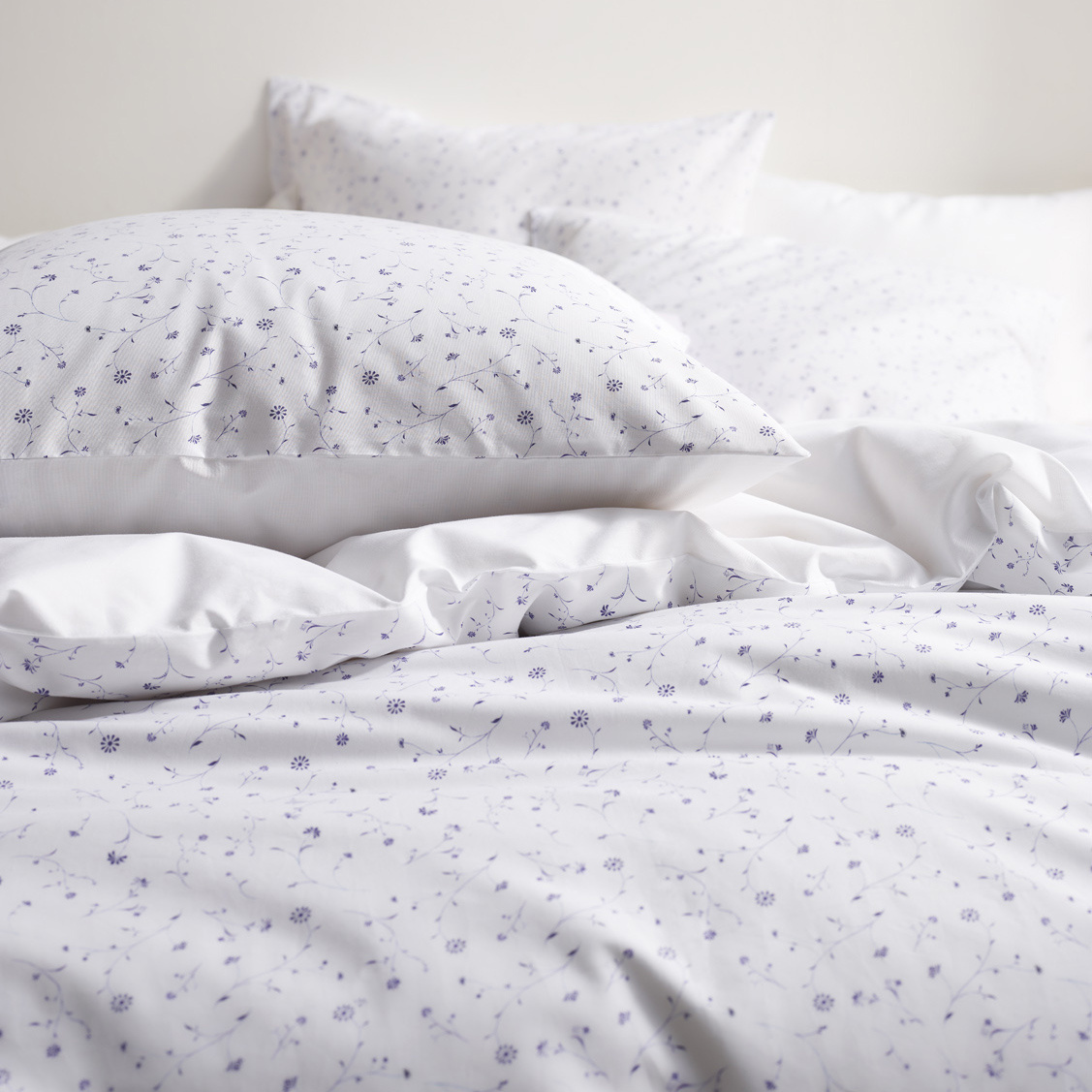 De Witte Lietaer Lilia Porcelain Duvet Cover - 260 x 240 + (2x) 60 x 70 cm - Cotton Percale