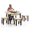 Houten kindertafel en stoeltjes