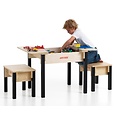 Kindertafel met krukjes