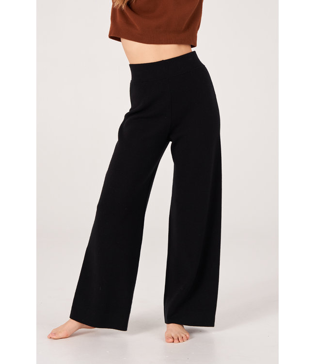 Wide Leg Lounge Yoga Broek - Zwart | yogakledingonline.nl