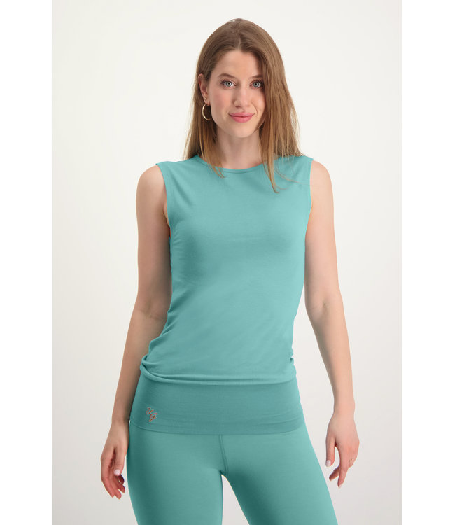 Urban Goddess Yoga Top Bhav - Scarab