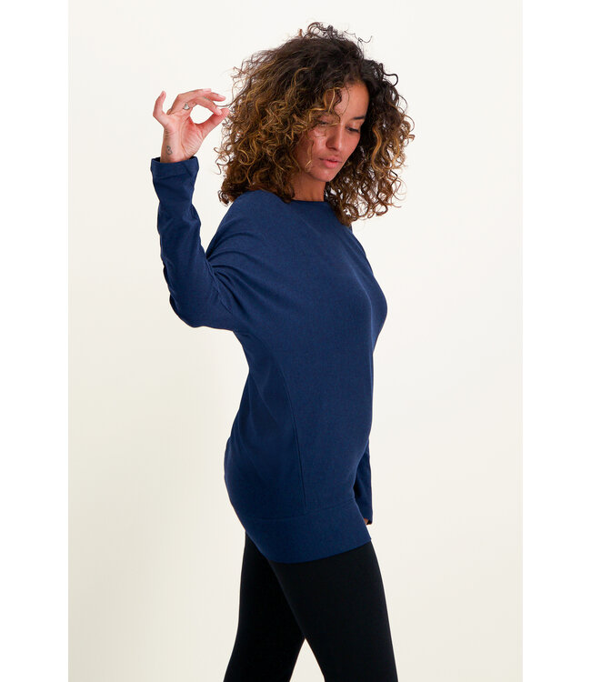 Urban Goddess Budhi Longsleeve Yoga Top - Midnight