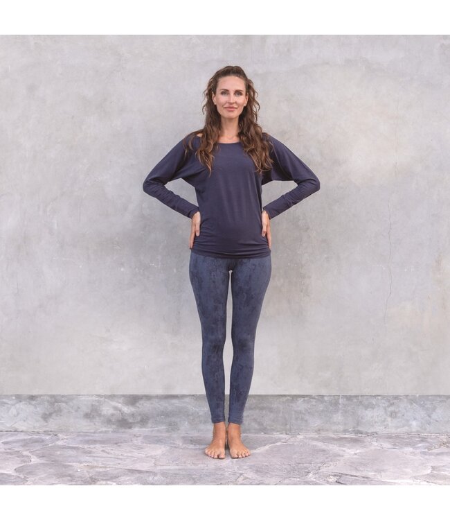 Jaya Loose-fit Yoga Longsleeve Yanti - Nightblue