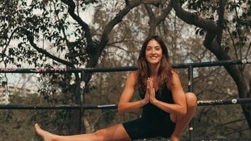 5 Dagelijkse Yoga Oefeningen voor Lichaam en Geest
