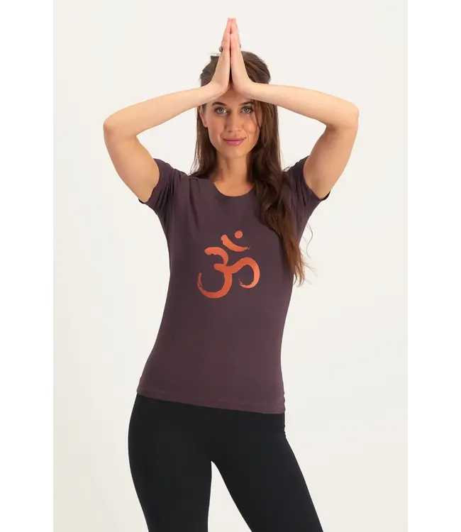 Urban Goddess Om Core Katoenen Yoga Tee - Berry