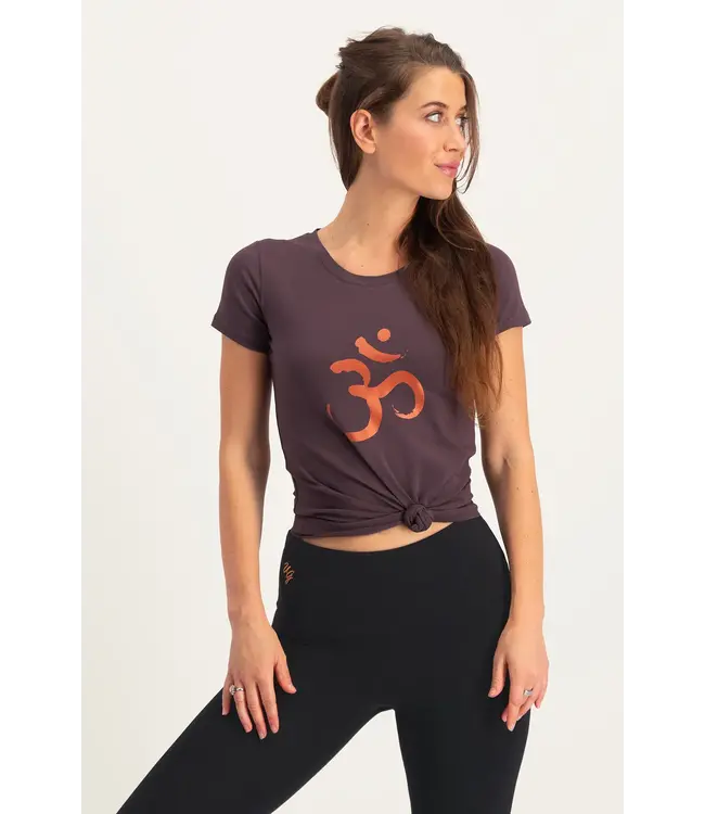 Urban Goddess Om Core Katoenen Yoga Tee - Berry