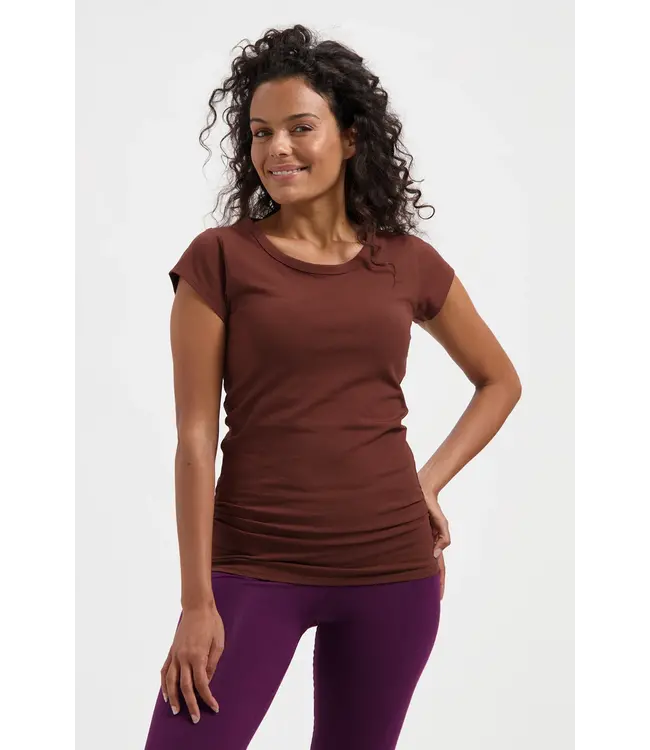 Urban Goddess Zefira Yoga Tee - Marron