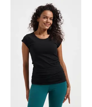 Urban Goddess Zefira Yoga Tee - Onyx Black