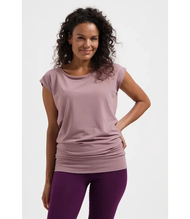 Urban Goddess Asana Yoga Tee - Fireclay