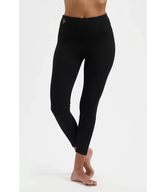 Urban Goddess Isara 7/8 Yoga Legging - Onyx Black