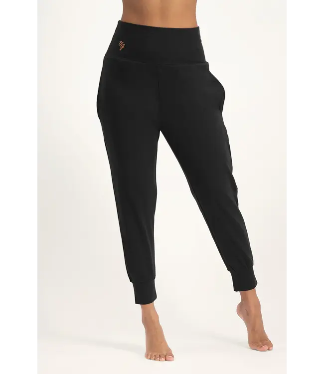 Urban Goddess Bhumi Yogabroek – Onyx Black