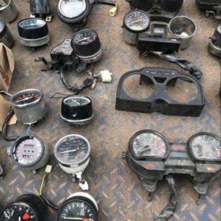 deroue SALE! Grote partij kilometer/ toerentellers kawasaki,Honda, Yamaha en Suzuki