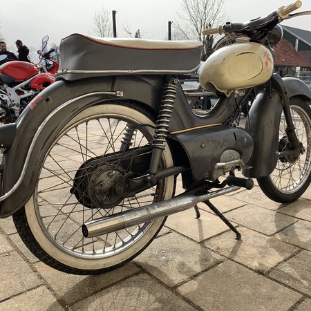 Kreidler VERKOCHT!!  Kreidler Florett Ei-tank 1960 met NL kenteken