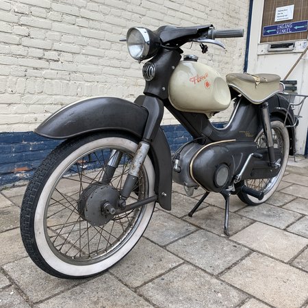 Kreidler VERKOCHT!! Kreidler Florett Ei-Tank 1963+ motor RS zwitsere papieren