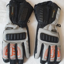 BF Motorcycle met regenstopper gloves
