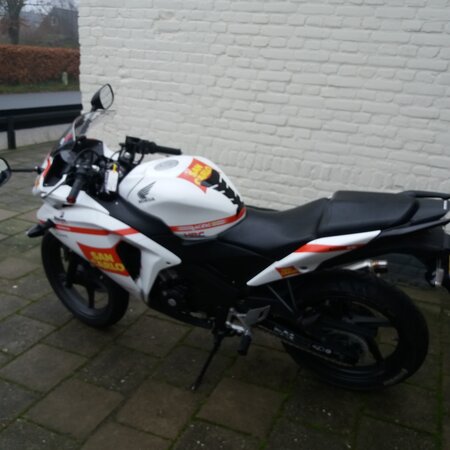 Honda Honda CBR 125RF 2015