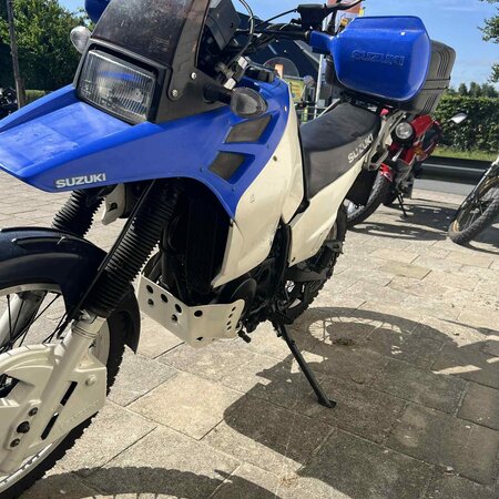 Suzuki Suzuki DR750 S Enduro Motorfiets | 1988 | 34.997 KM | blauw/wit