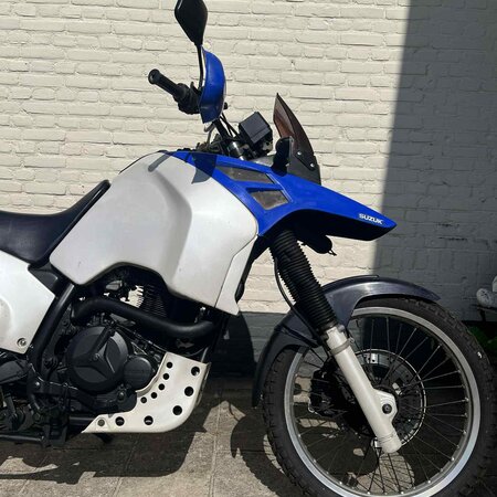 Suzuki Suzuki DR750 S Enduro Motorfiets | 1988 | 34.997 KM | blauw/wit