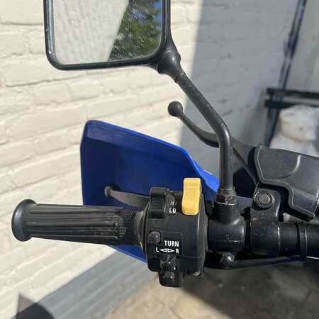 Suzuki Suzuki DR750 S Enduro Motorfiets | 1988 | 34.997 KM | blauw/wit