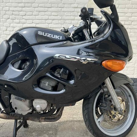 suzuki Suzuki GSX 750 F motorfiets | 1999 | 59.336 KM | zwart