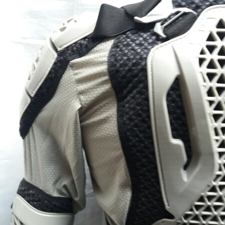 wolf bodyprotecktor voor Aduld merk wolf maat L