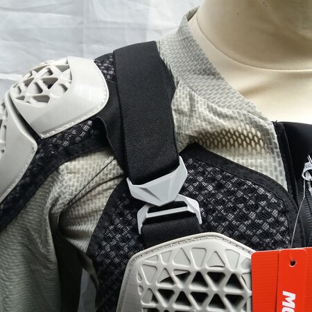 wolf bodyprotecktor voor Aduld merk wolf maat L